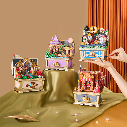 Fairytale Music Chest – Pinocchio’s Puppet Theater